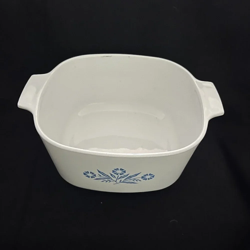 Vintage CorningWare ‘Cornflower’ Deep Casserole Dish - Picture 2 of 5